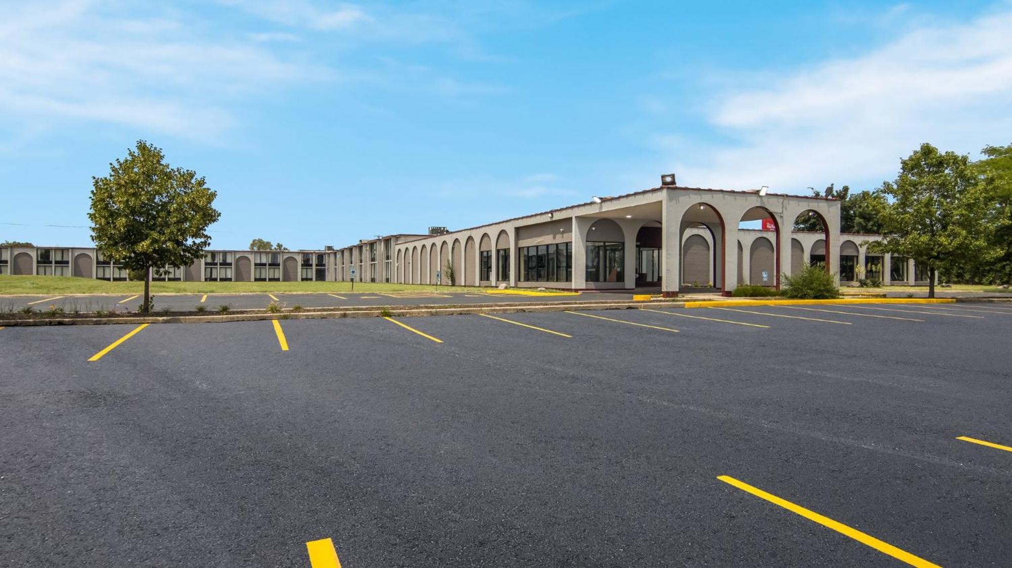 North Aurora Hometowne Studios By Red Roof And Conference Center Chicago - N Aurora Naperville מראה חיצוני תמונה