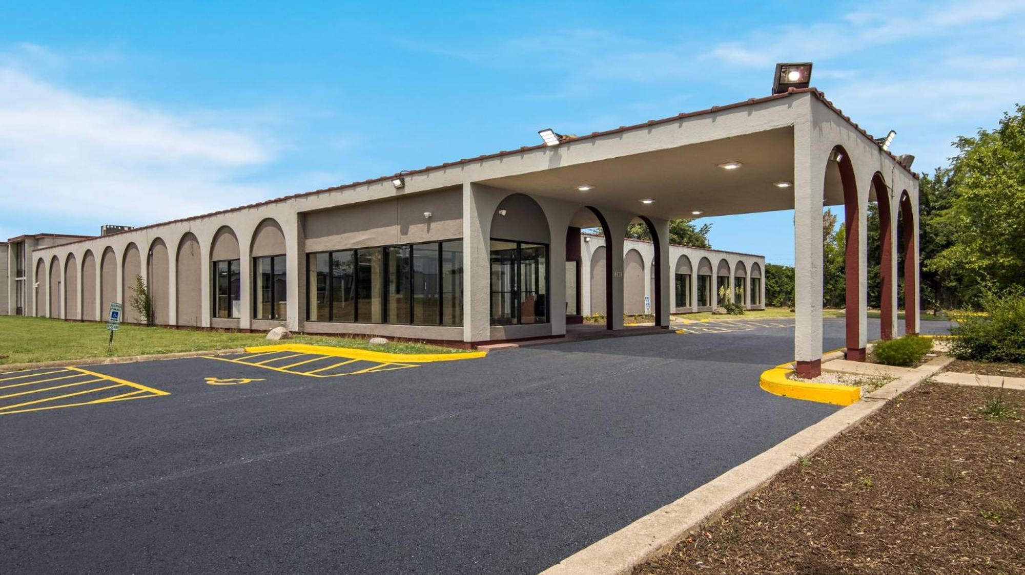 North Aurora Hometowne Studios By Red Roof And Conference Center Chicago - N Aurora Naperville מראה חיצוני תמונה