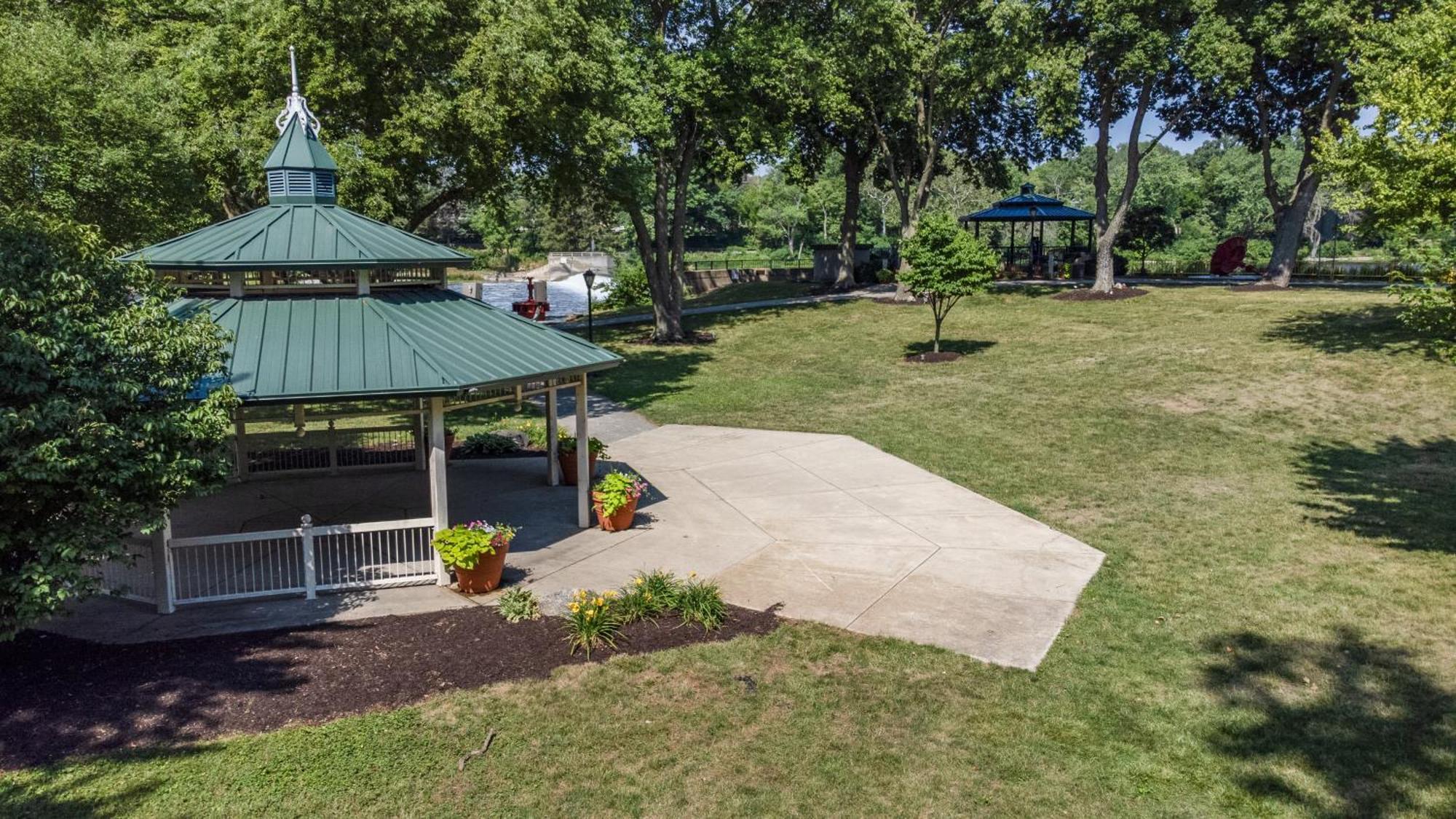 North Aurora Hometowne Studios By Red Roof And Conference Center Chicago - N Aurora Naperville מראה חיצוני תמונה